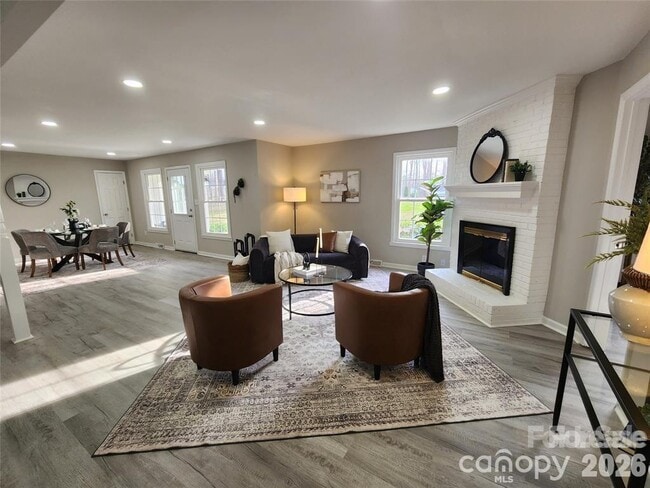 Photo - 2411 Kimway Dr