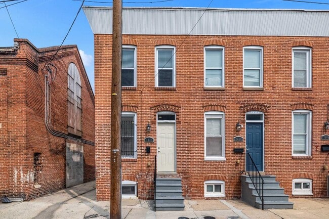 Building Photo - 1448 Ward St Rental