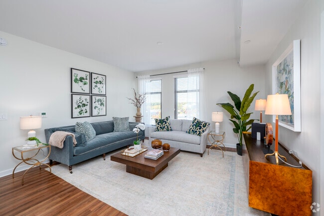 2BR, 2BA – 909SF - Livingroom