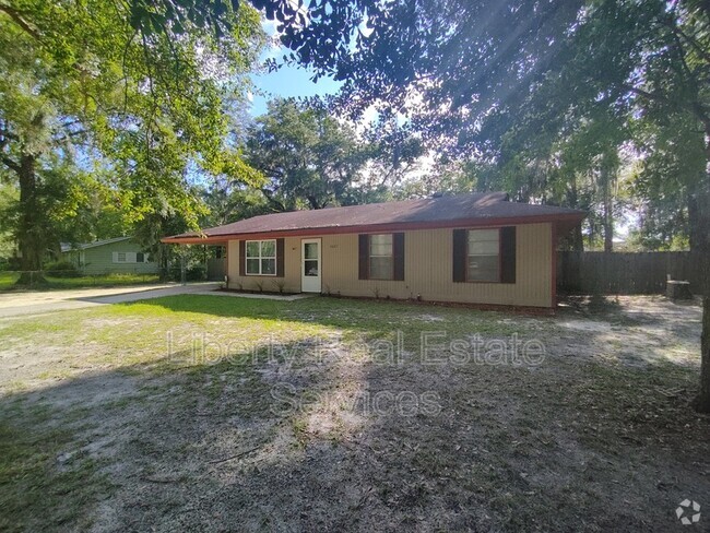 Building Photo - 1007 Live Oak Dr Rental