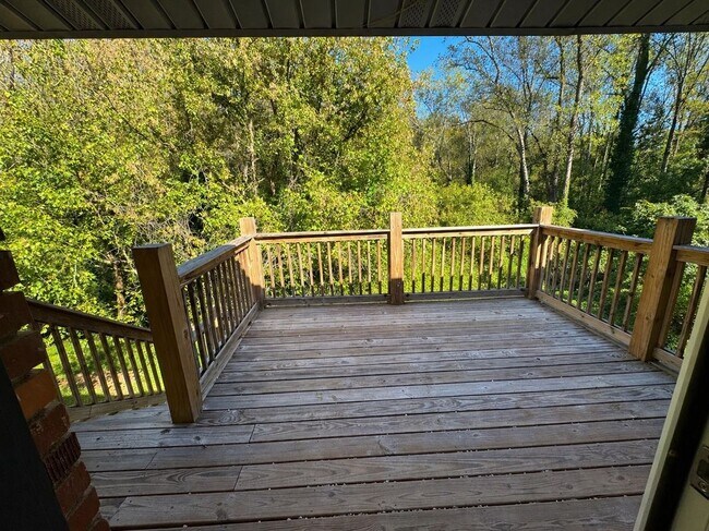 Photo - 995 Fleetwood Cir SW