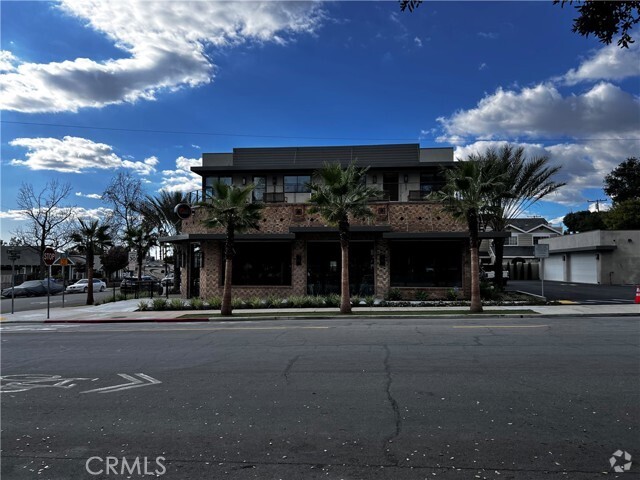 Building Photo - 529 S Shamrock Ave Rental