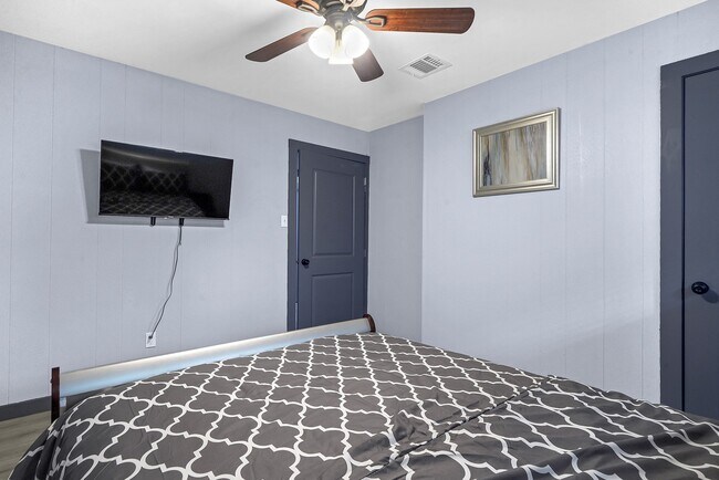 Photo - 11103 Greenwillow Dr