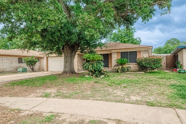 Photo - 8910 Lazy River Ln