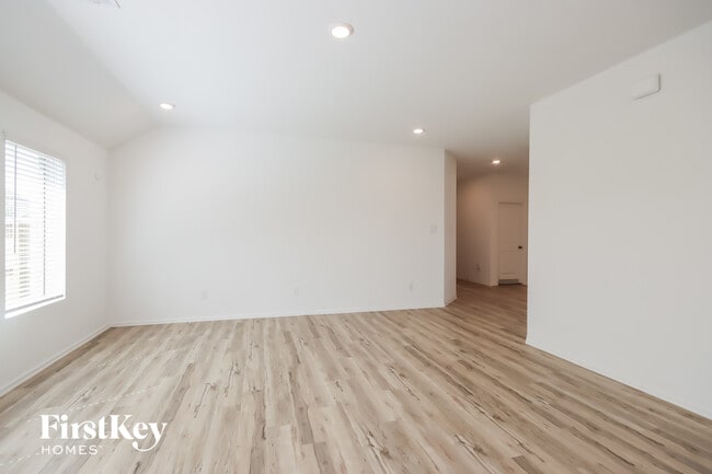 Photo - 26634 Daylily Grove St