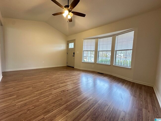 115 Lisa Ln