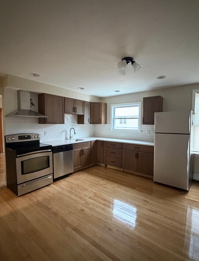 Building Photo - 3 Malden St Unit 1