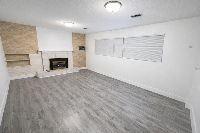 Photo - 32438 Hillcrest Ave