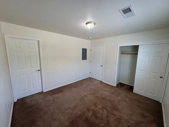 Photo - Charming apartment home located on Bella Oaks Drive! Available Now!
