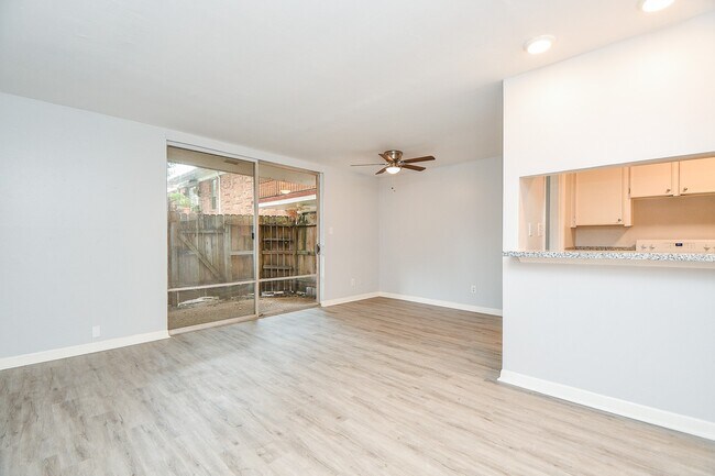 Photo - 2822 Briarhurst Dr Unit 43