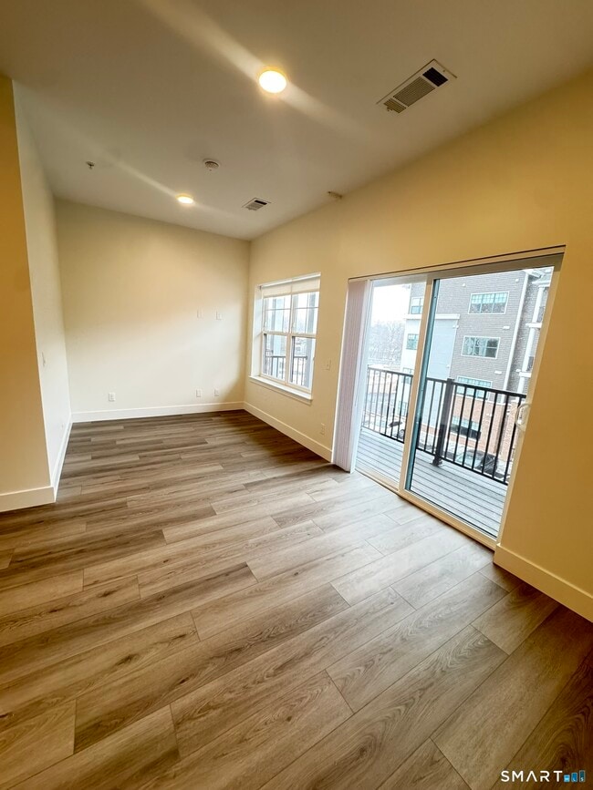 Photo - 414 Berlin Tpke Unidad 1102