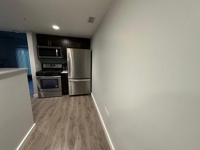Photo - 1323 W Morse Ave Unit 506