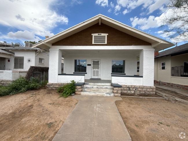 Building Photo - 1705 Arizona Ave Rental