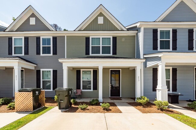 Building Photo - 531 Green Fern Dr