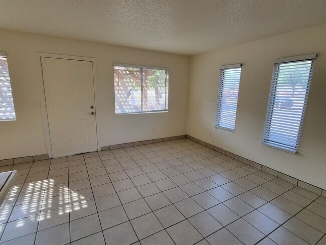 Photo - 323 E Purdue Ave Unit 04