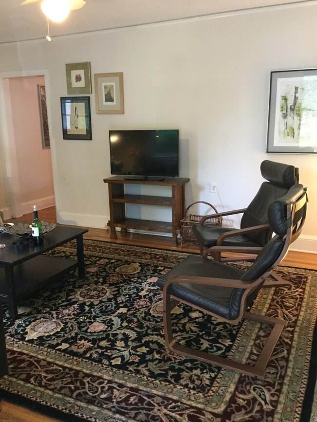 Photo - 2124 Chesterfield Ave