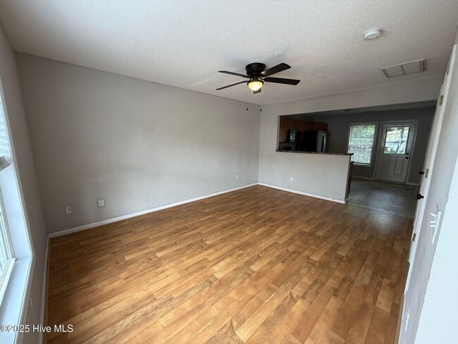Photo - 147 Cornerstone Pl