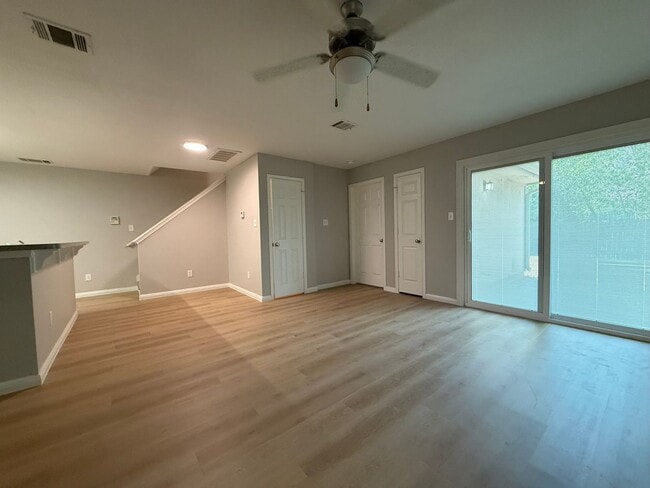 Photo - Ginder Properties2 (2906 Kestrel Dr) Unit B