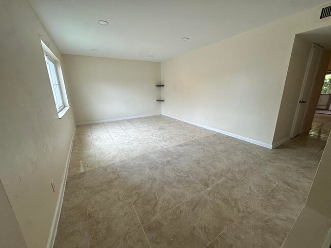 Photo - 5614 Blueberry Ct