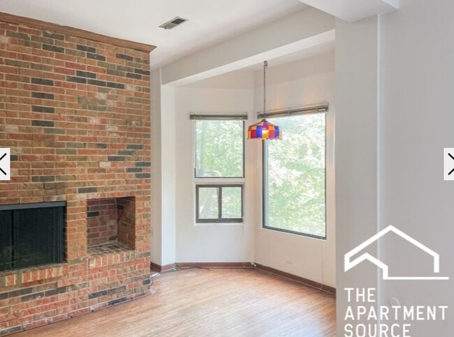 Building Photo - 875 W Lill Ave