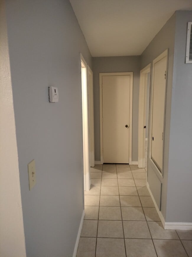 Hallway - 508 Buena Vista Ave Unit 508