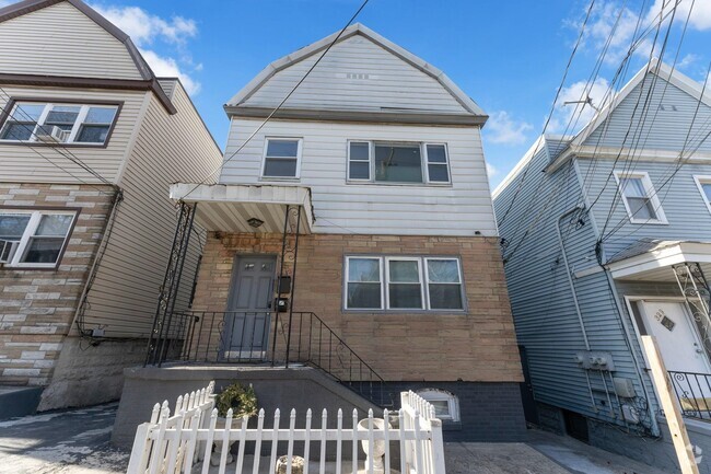 Building Photo - 327 Columbia Ave Rental