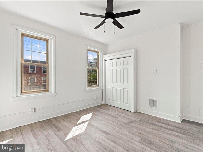 Photo - 2428 E Huntingdon St