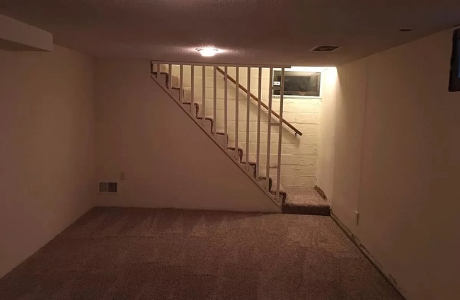 Photo - 6050 Wentworth Ave