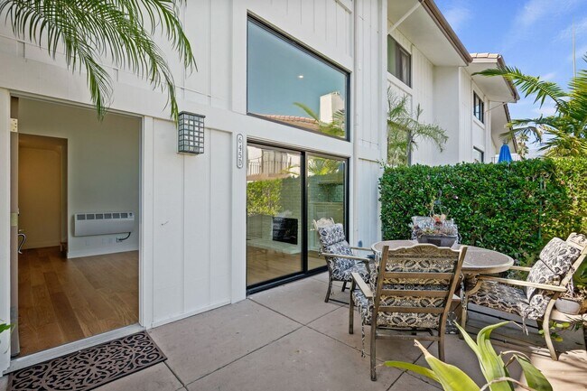 Photo - Fully Remodeled 2 Bed, 2 Bath East Beach T...