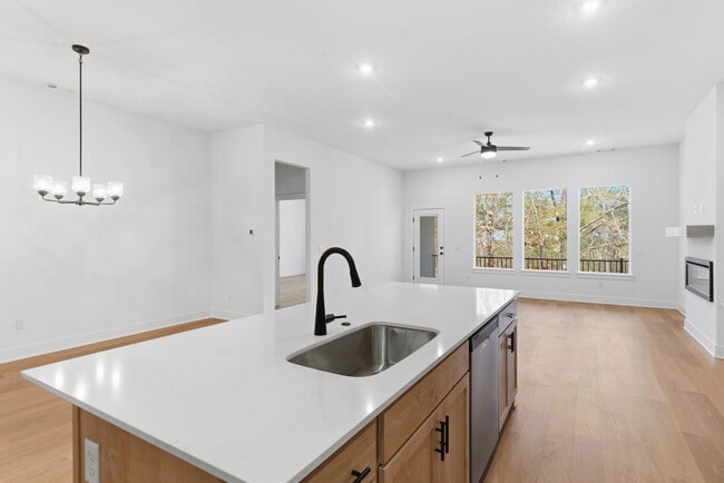 Photo - 1811 E Fiji St