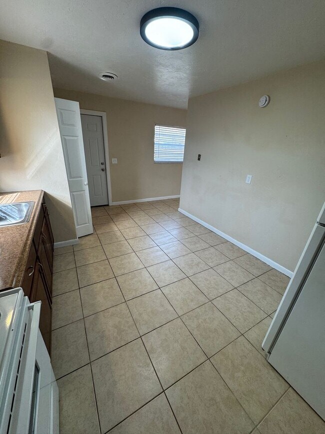 Photo - 1700 NE 71st Pl