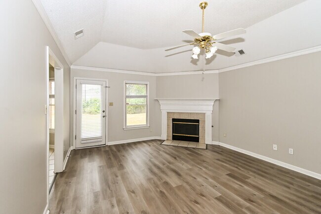 Photo - 2005 Myron Cove N