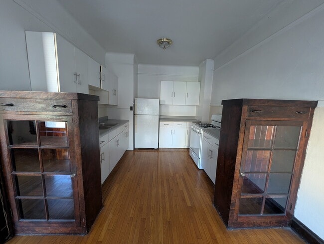 Photo - 5704 S Harper Ave Unidad 206