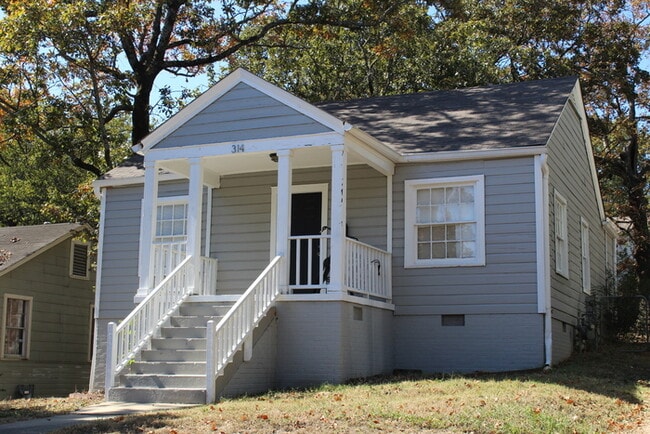 Photo - 314 N Summit St House