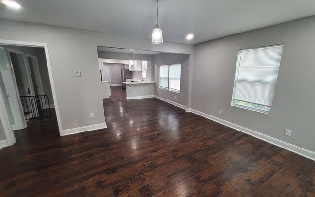 Photo - 203 N Hollywood St