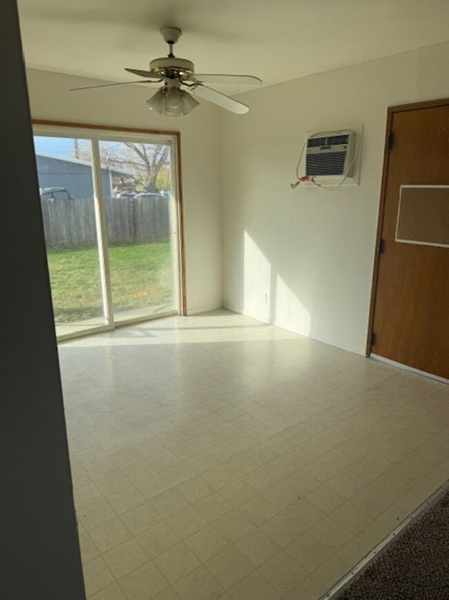 Photo - 3 bed, 1 bath, large 1 car garage