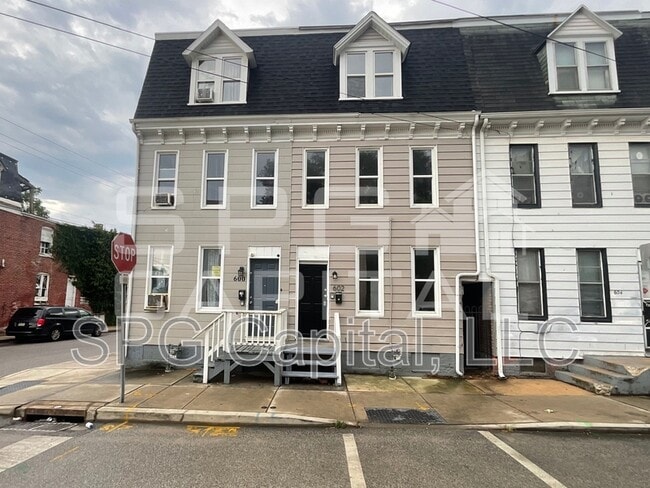 Building Photo - 602 Salem Ave Rental