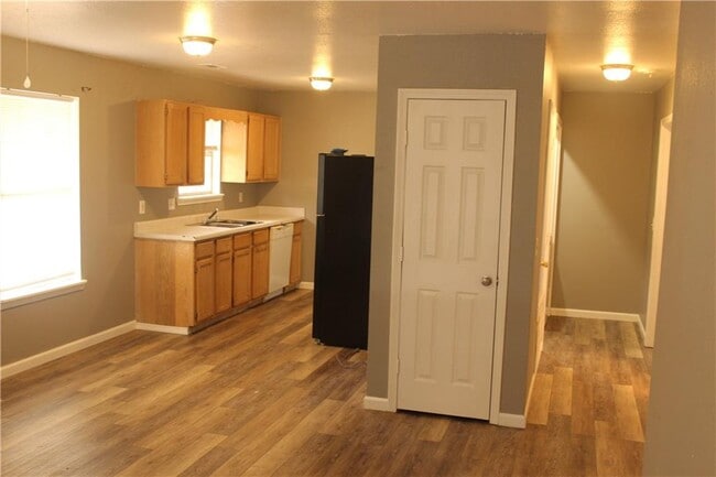 Photo - 193 Wade Ln Unit 6