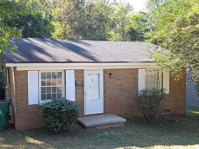 Building Photo - 2921 Coronet Way