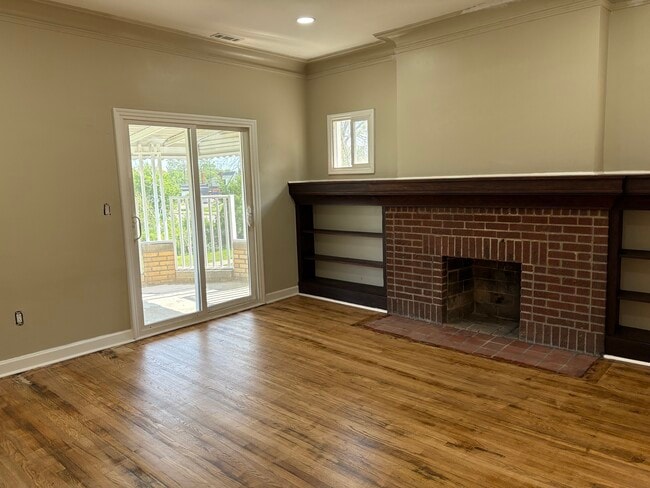 Photo - 2538 Calvert St