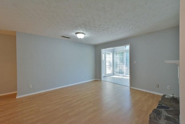 Photo - 1904 Country Park Dr