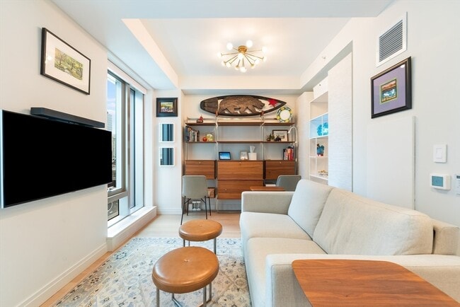 Photo - 135 Seaport Blvd Unit 818