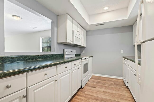 Photo - 6412 Spice Bush Crescent