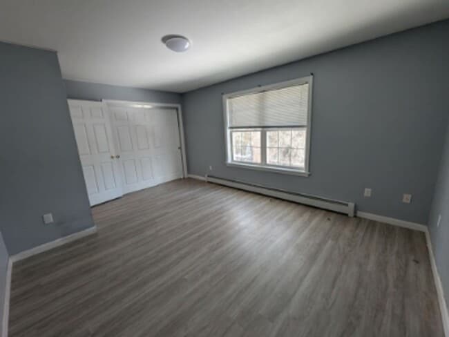 Building Photo - 364 Stillwater Ave Unit #3