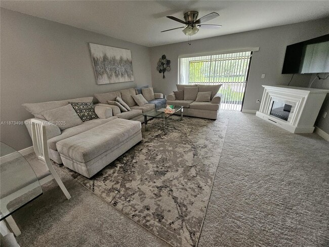 Building Photo - 8600 NW 34th Pl Unit B208 Rental
