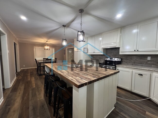 Photo - 616 Lakeshore Dr