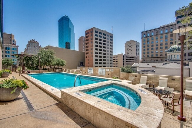 Building Photo - 500 Throckmorton St Unit 2708 Rental