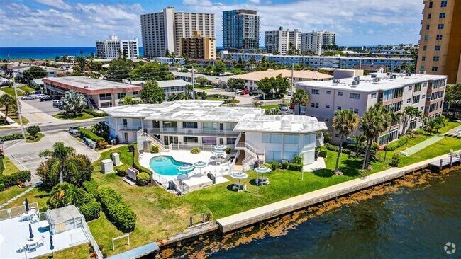 Building Photo - 999 N Riverside Dr Unit 9 Rental