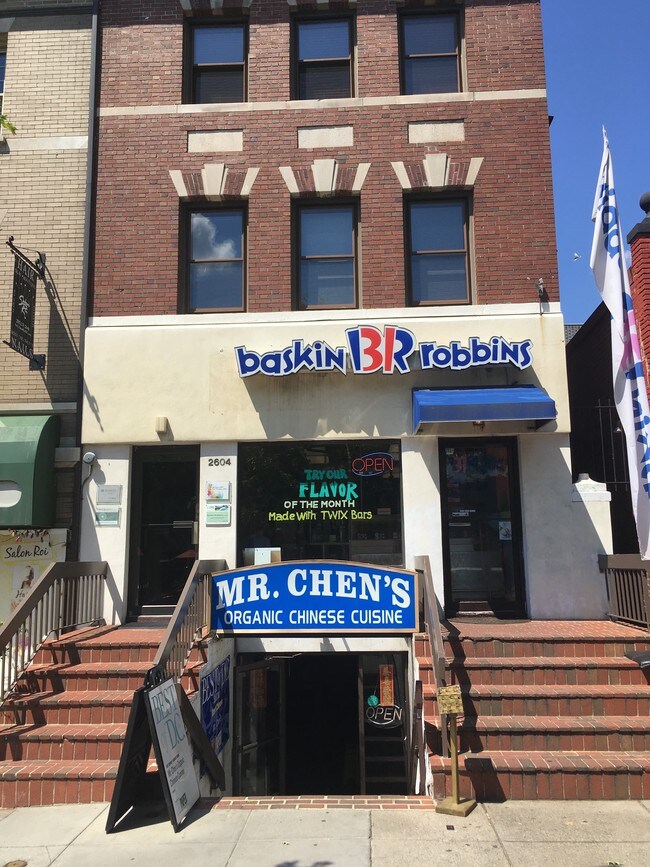 Restaurante Woodley Park - 2604 Connecticut Ave NW