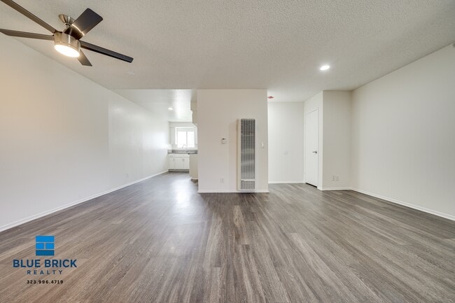 Photo - 5121 Klump Ave Unidad 307